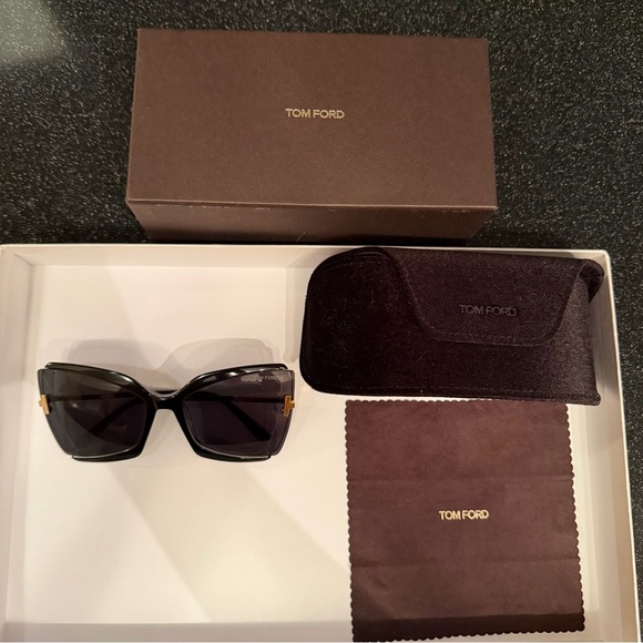 Tom Ford Gia Oversized Butterfly Sunglasses - Picture 8 of 12